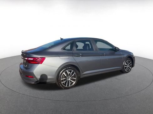 Used 2025 Volkswagen Jetta SE image 14