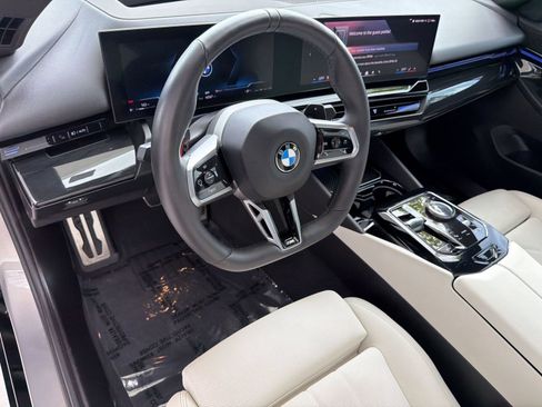 Used 2024 BMW 530i w/ M Sport Package RWD image 4