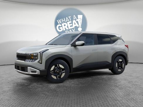 New 2027 Kia Seltos LX FWD image 3