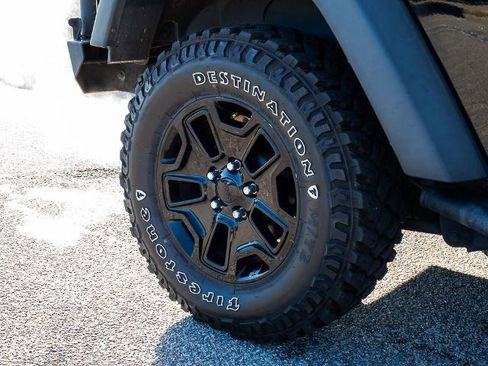 Used 2017 Jeep Wrangler Sport image 7