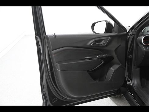 Used 2024 Chevrolet Trax RS w/ Driver Confidence Package FWD image 4