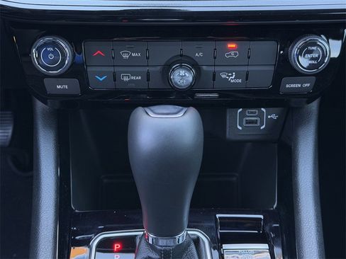 New 2026 Jeep Compass Latitude image 16