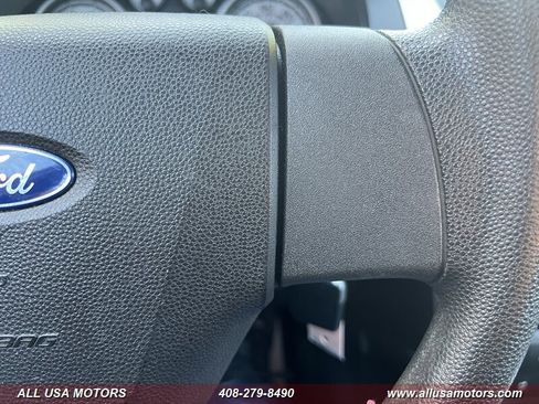 Used 2010 Ford Focus SE FWD image 20