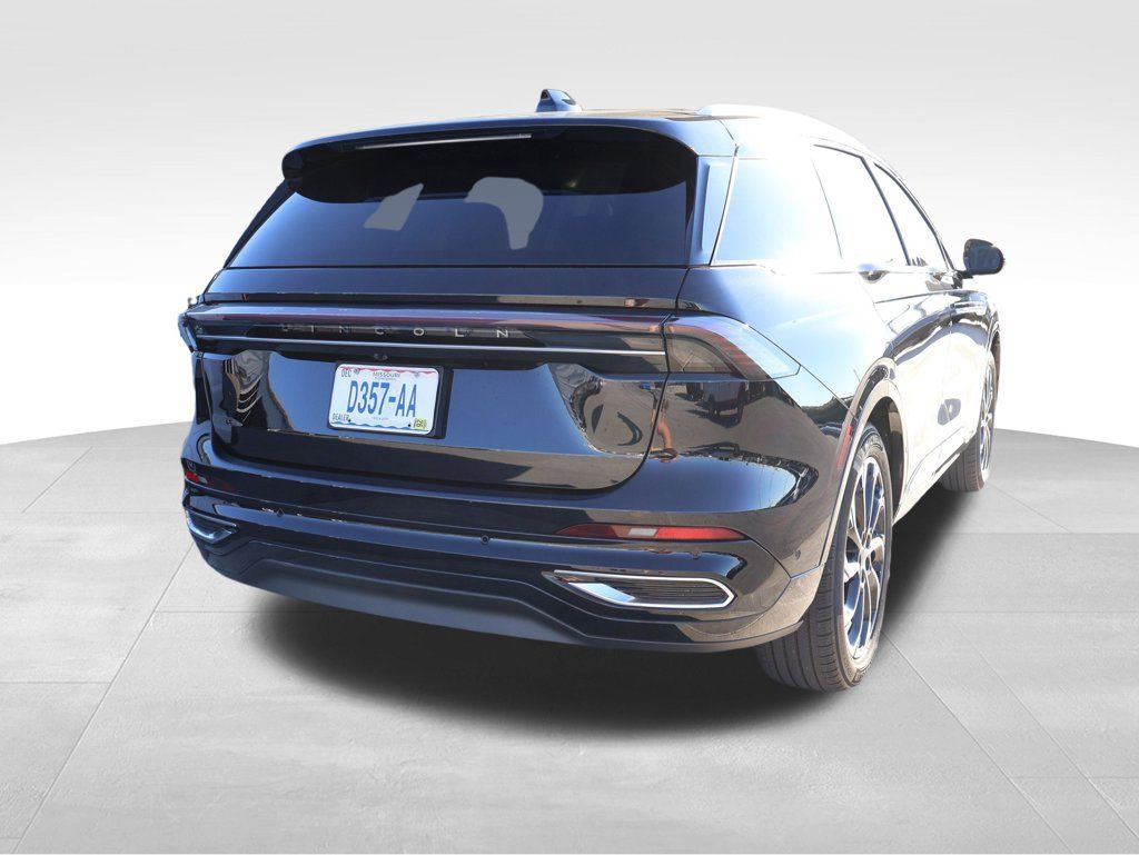 Used 2024 Lincoln Nautilus Reserve w/ Equipment Group 202A AWD/4WD image 15
