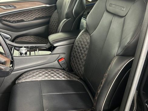 Used 2022 Jeep Grand Cherokee Summit w/ Luxury Tech Group V image 12