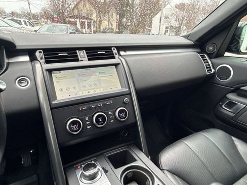 Used 2020 Land Rover Discovery Landmark image 25