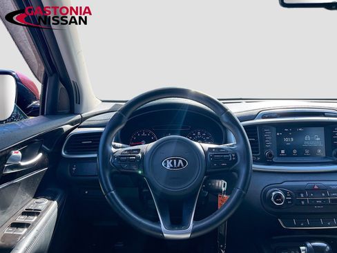 Used 2018 Kia Sorento LX image 30