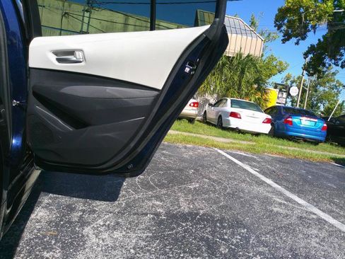 Used 2020 Toyota Corolla LE FWD image 24