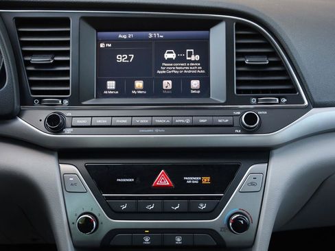 Used 2017 Hyundai Elantra SE FWD image 36