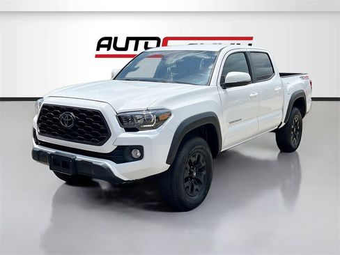 Used 2023 Toyota Tacoma TRD Off-Road image 3