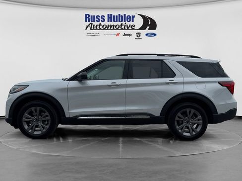 Used 2025 Ford Explorer Active w/ Active Comfort Package AWD/4WD image 2