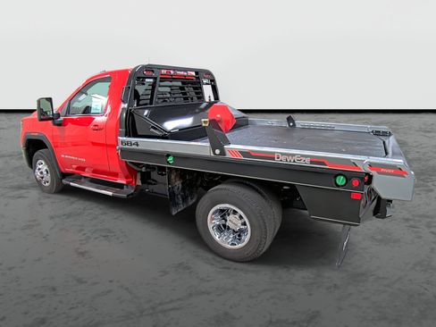 Used 2024 GMC Sierra 3500 SLE w/ SLE Convenience Package image 2