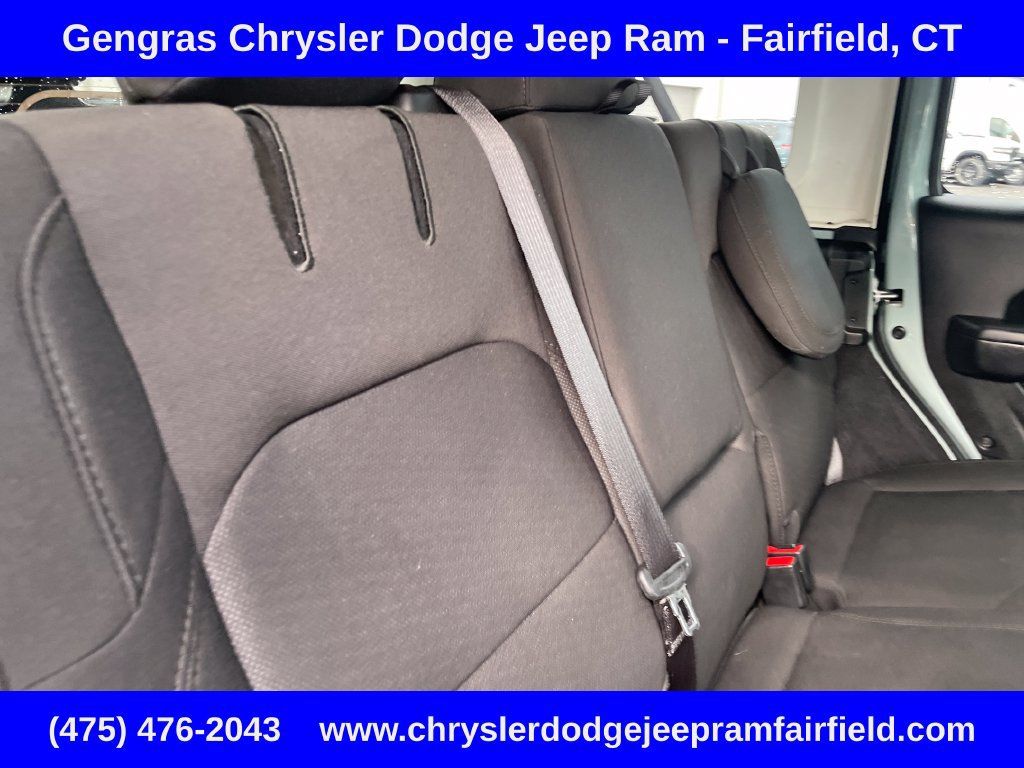 Used 2023 Jeep Wrangler Unlimited w/ Sun & Screen Package AWD/4WD image 28