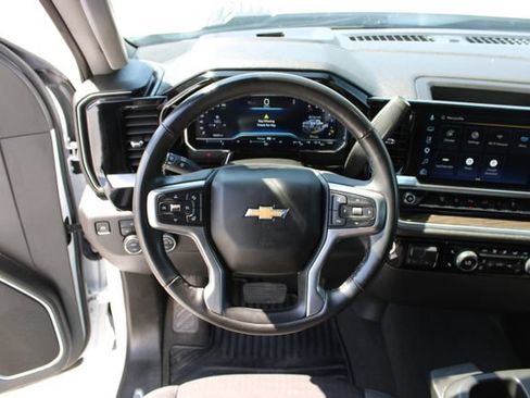 Used 2025 Chevrolet Silverado 2500 LT w/ Safety Package AWD/4WD image 17