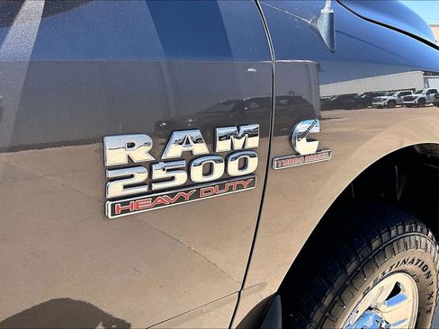Used 2018 RAM 2500 Tradesman w/ Chrome Appearance Group AWD/4WD image 39