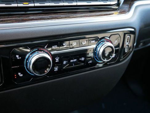 New 2026 GMC Sierra 1500 SLE w/ Preferred Package image 12