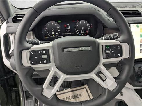 New 2026 Land Rover Defender 130 X-Dynamic SE image 9