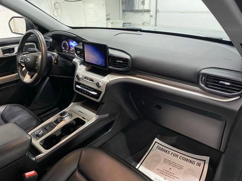 Used 2023 Ford Explorer XLT w/ Equipment Group 202A image 20