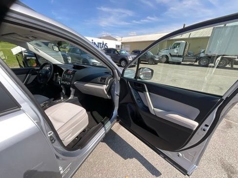 Used 2015 Subaru Forester 2.5i w/ Alloy Wheel Package AWD/4WD image 17