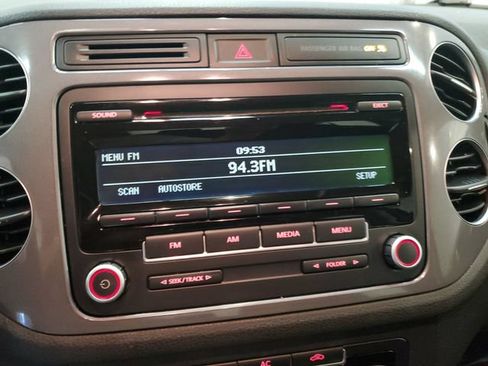 Used 2012 Volkswagen Tiguan S FWD image 20