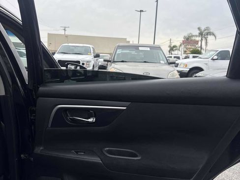 Used 2014 Nissan Altima 2.5 SV w/ Convenience Package image 14