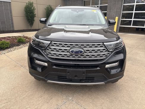 Used 2021 Ford Explorer Limited w/ Equipment Group 301A AWD/4WD image 3