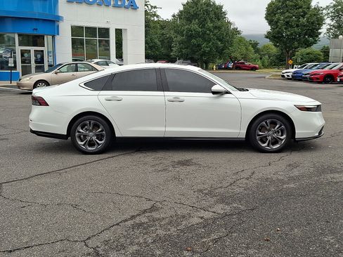 Used 2024 Honda Accord EX image 7