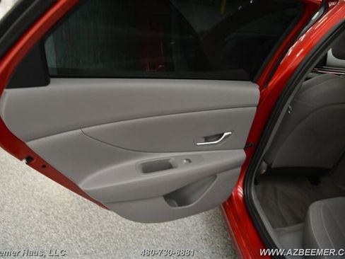 Used 2024 Hyundai Elantra SEL FWD image 36