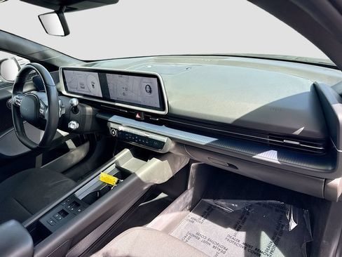 Used 2024 Hyundai Ioniq 6 SE RWD image 28
