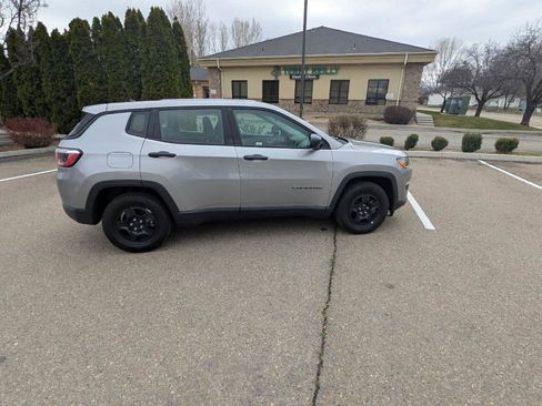 Used 2018 Jeep Compass Sport image 6