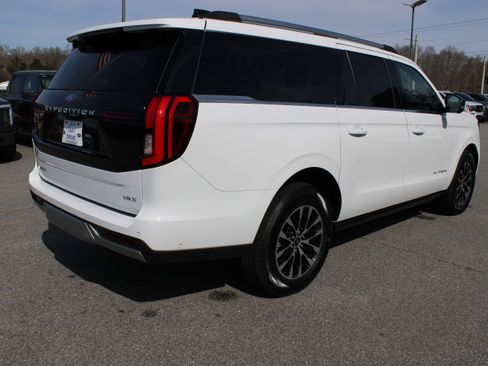 Used 2025 Ford Expedition Max Platinum image 6