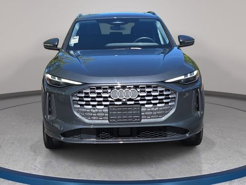 Used 2025 Audi Q5 Premium Plus w/ Premium Plus AWD/4WD image 2
