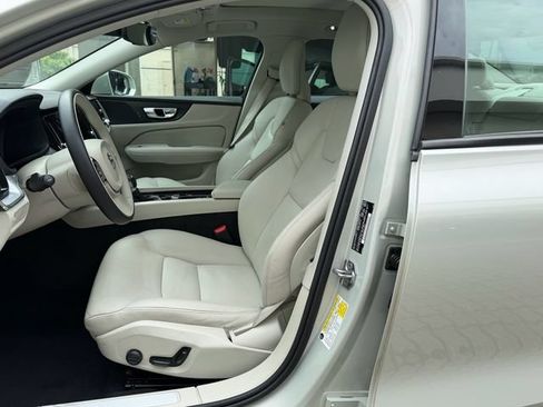 Used 2019 Volvo S60 T6 Momentum AWD/4WD image 12