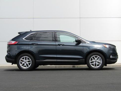 Used 2024 Ford Edge SEL w/ Convenience Package AWD/4WD image 3