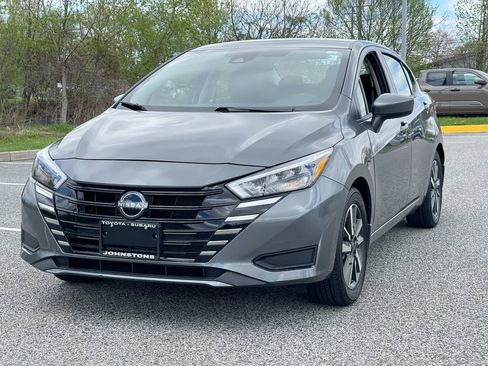 Used 2025 Nissan Versa SV w/ Trunk Package FWD image 13