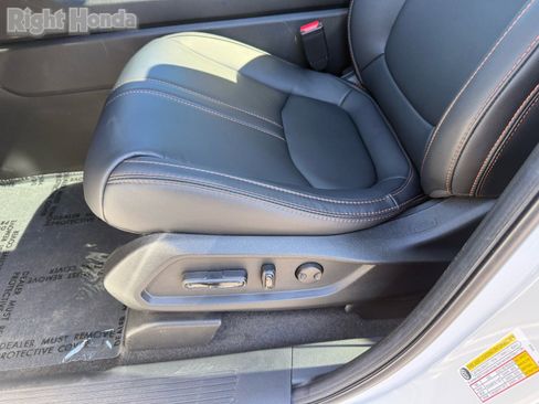 Used 2025 Honda Pilot TrailSport image 15