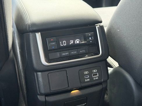 Used 2025 Subaru Ascent Premium AWD/4WD image 24