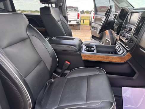 Used 2019 Chevrolet Silverado 2500 High Country w/ Duramax Plus Package AWD/4WD image 17
