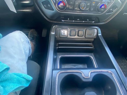 Used 2018 Chevrolet Silverado 1500 LT w/ All Star Edition image 36