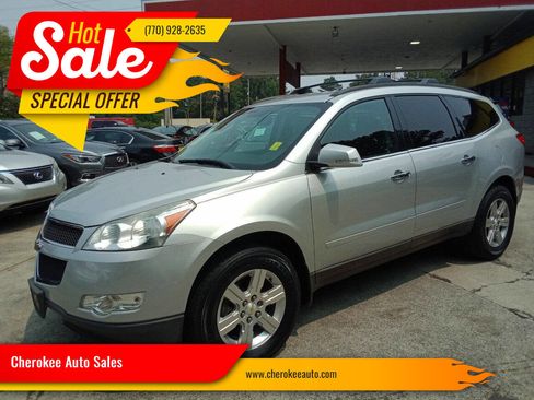 Used 2012 Chevrolet Traverse LT FWD image 1