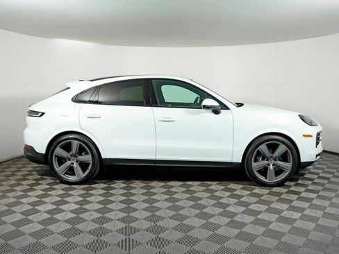Certified 2024 Porsche Cayenne Coupe image 8