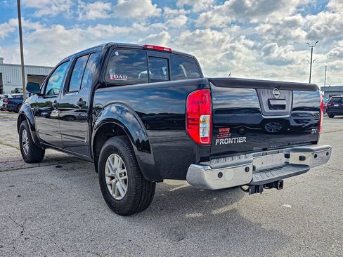 Used 2015 Nissan Frontier SV w/ SV Value Truck Package RWD image 4