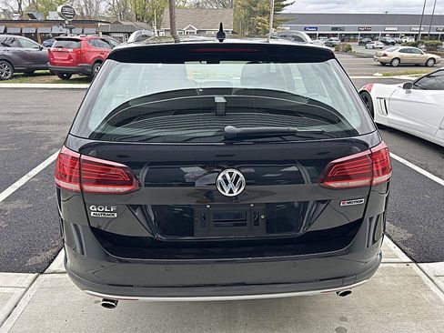 Used 2019 Volkswagen Golf Alltrack S AWD/4WD image 11