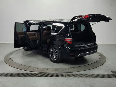 Used 2023 Nissan Armada Platinum w/ Captain's Chairs Package RWD image 12
