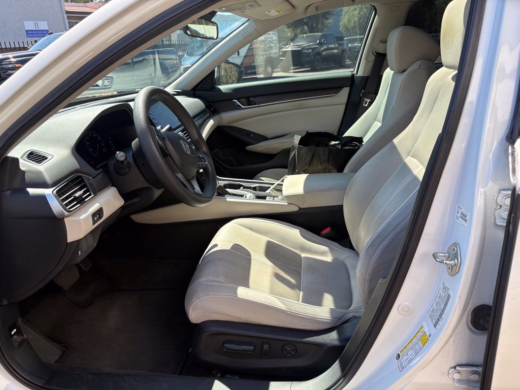 Used 2018 Honda Accord EX image 8
