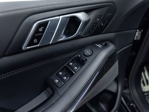 Used 2022 BMW X5 M50i AWD/4WD image 12