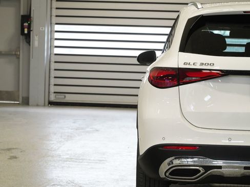 New 2026 Mercedes-Benz GLC 300 4MATIC image 12