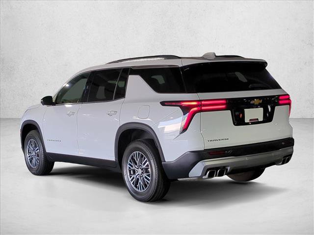 Used 2025 Chevrolet Traverse LT w/ Driver Confidence Package FWD image 8
