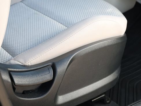 Used 2025 Kia Soul LX w/ LX Technology Package FWD image 29