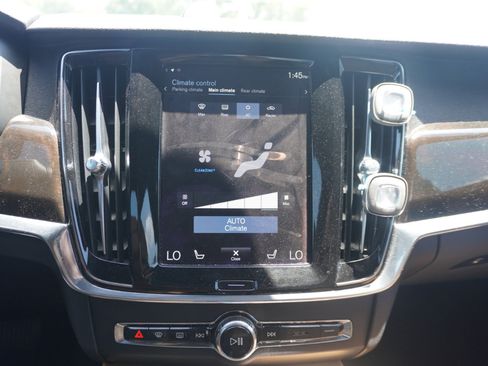 Used 2018 Volvo S90 T6 Momentum w/ Convenience Package image 26